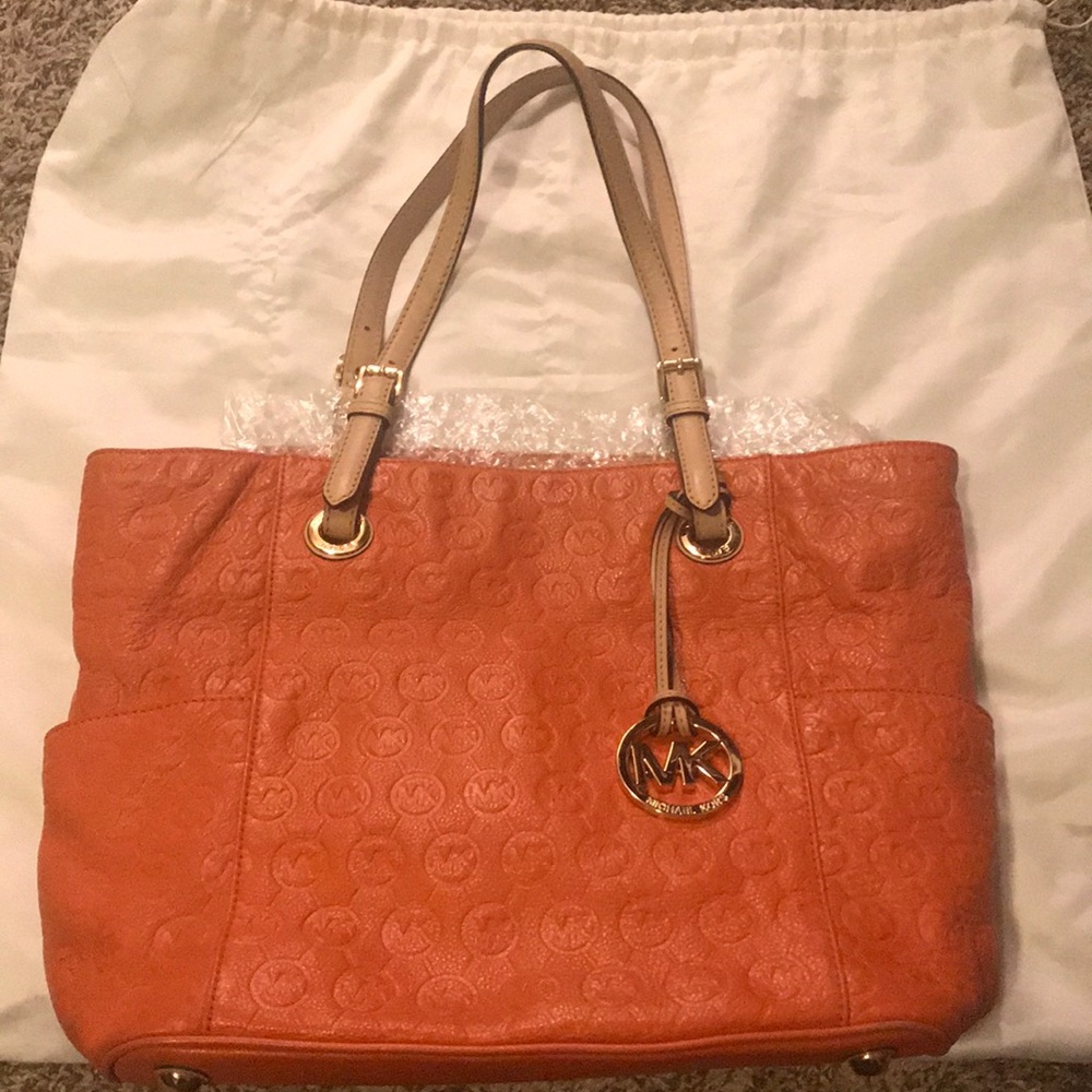 Embossed leather Micheal Kors Jet set tote FINAL $